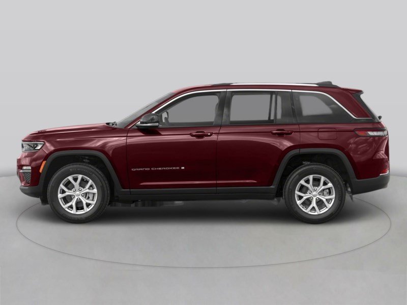2024 Jeep Grand Cherokee Laredo OEM Shot 2