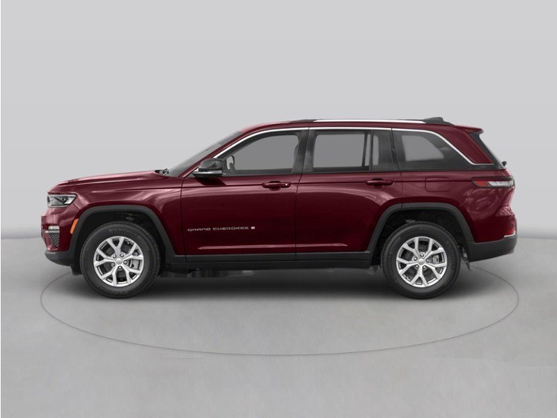 2025 Jeep Grand Cherokee Laredo OEM Shot 2