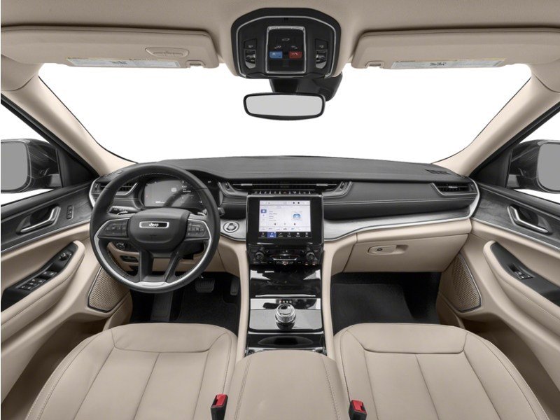 2025 Jeep Grand Cherokee Laredo OEM Shot 4