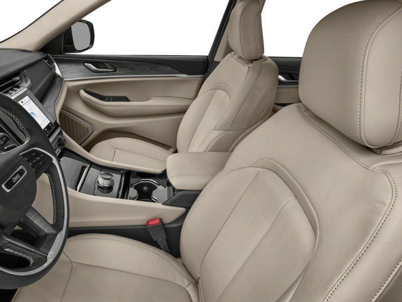 2024 Jeep Grand Cherokee Laredo OEM Shot 5