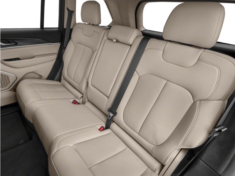 2025 Jeep Grand Cherokee Laredo OEM Shot 6