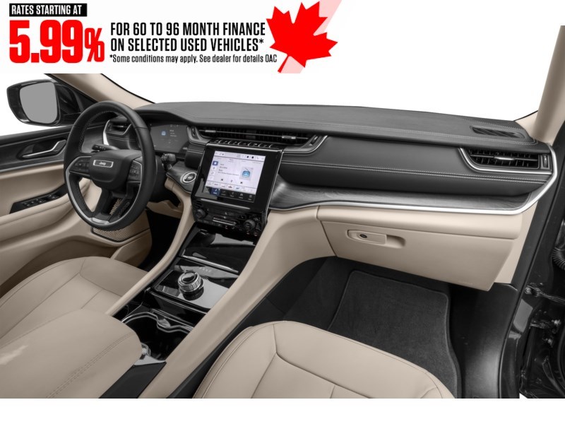 2022 Jeep Grand Cherokee Limited 4x4 Interior Shot 1