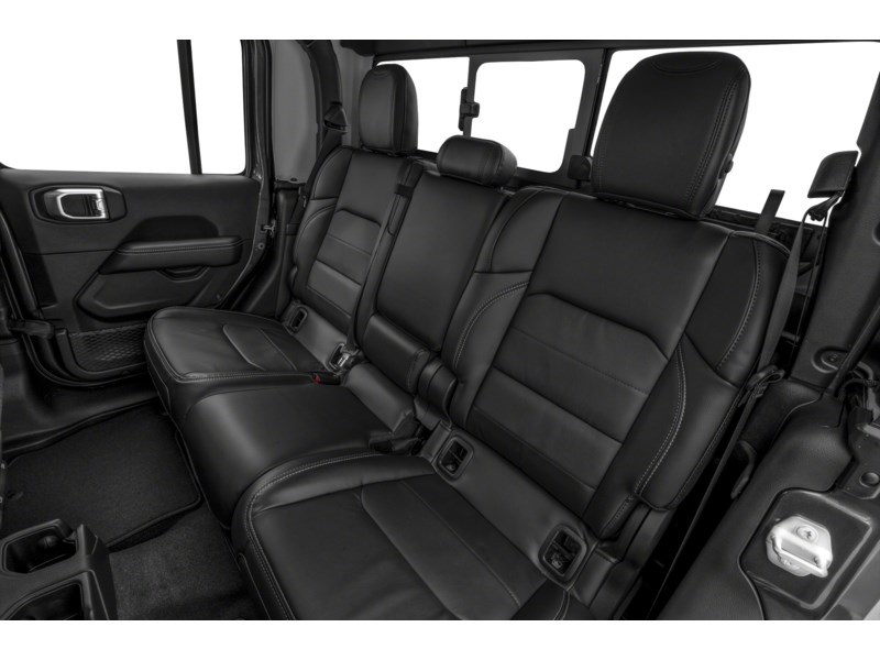 2022 Jeep Gladiator Willys 4x4 Interior Shot 5