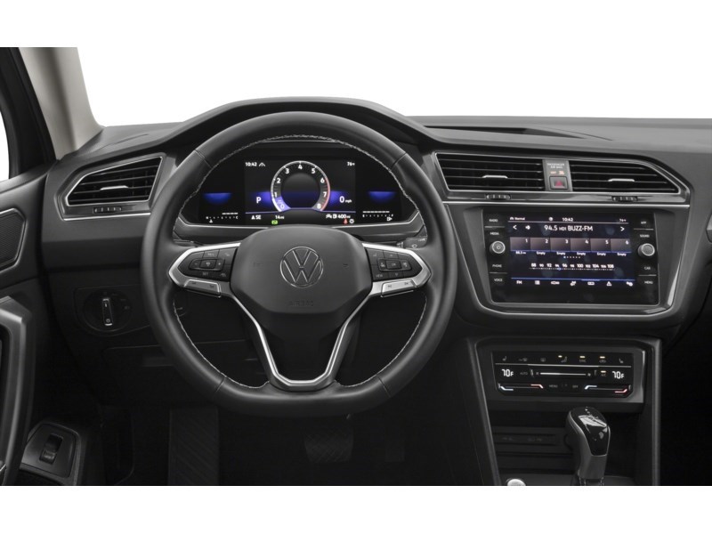 2022 Volkswagen Tiguan Comfortline 4MOTION Interior Shot 3