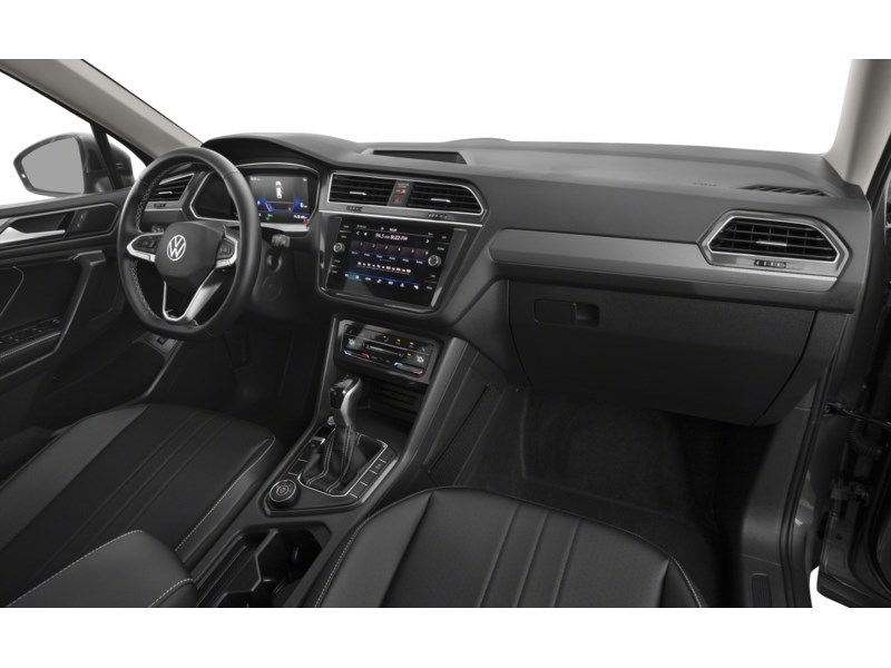 2022 Volkswagen Tiguan Comfortline 4MOTION Interior Shot 1