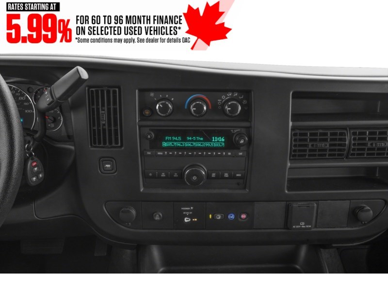 2021 GMC Sierra 1500 4WD Crew Cab 147" SLE Interior Shot 3