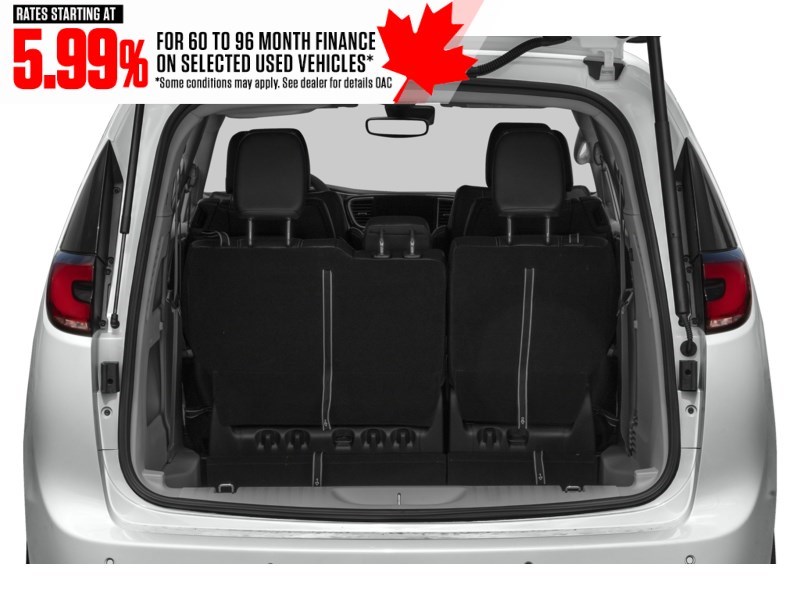 2023 Chrysler Pacifica Touring L AWD Exterior Shot 4