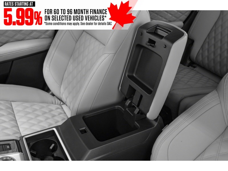 2023 Mitsubishi Outlander Plug-In Hybrid SEL S-AWC Interior Shot 7