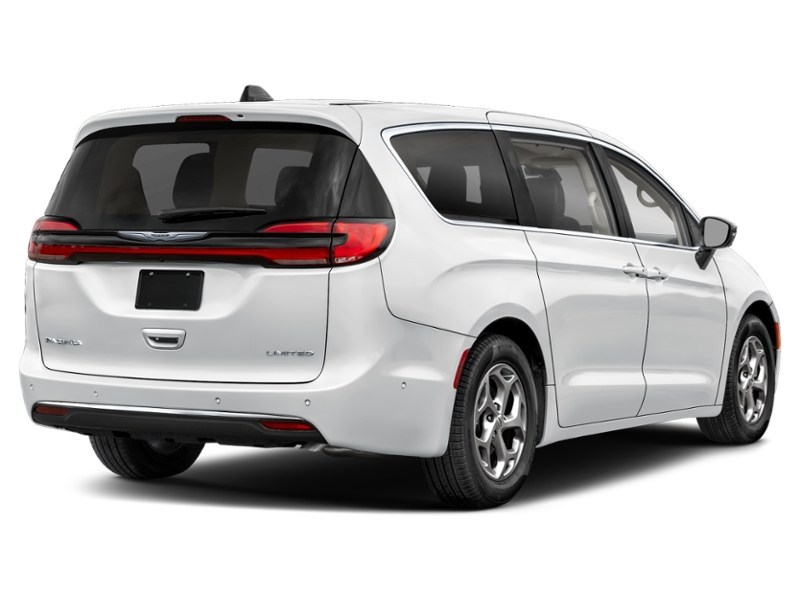 2025 Chrysler Pacifica Limited FWD Exterior Shot 2