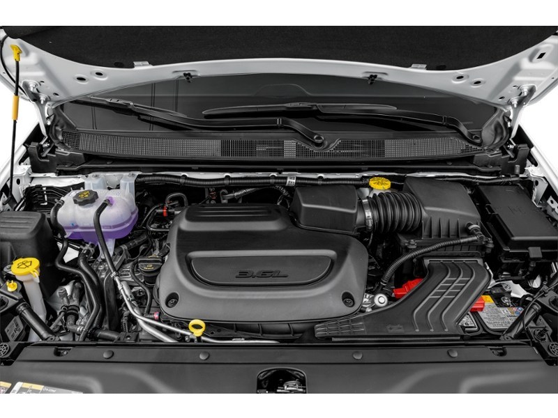 2025 Chrysler Pacifica Limited FWD Exterior Shot 3