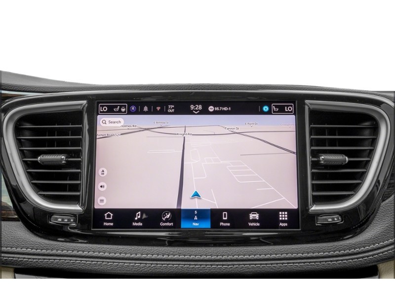2025 Chrysler Pacifica Limited FWD Interior Shot 8