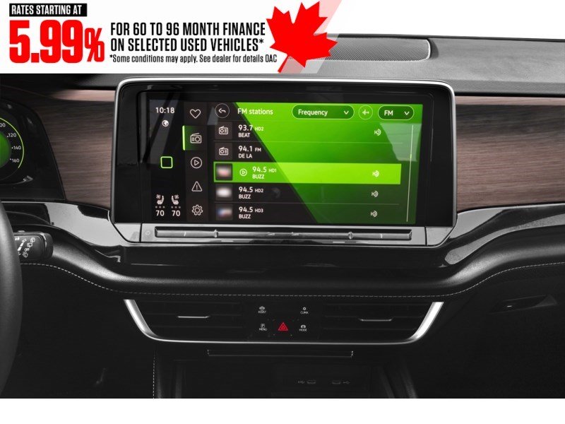 2024 Volkswagen Atlas Highline 2.0 TSI 4MOTION Interior Shot 2