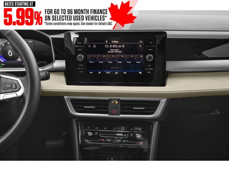 2025 Volkswagen Taos Comfortline 4MOTION Interior Shot 2