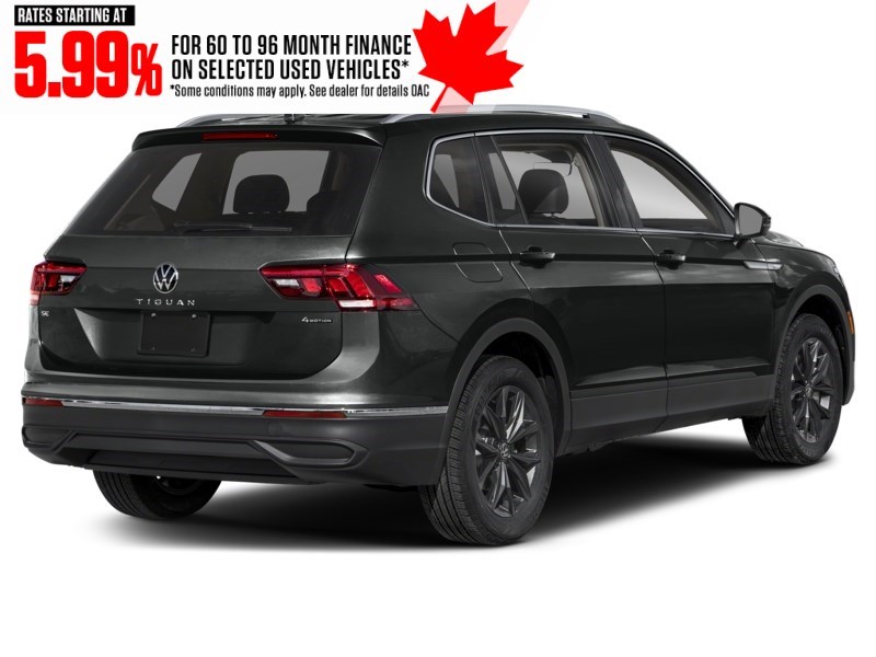 2022 Volkswagen Tiguan Comfortline 4MOTION Deep Black Pearl  Shot 13